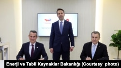 Türkiye Varlık Fonu portföyünde bulunan kamu iktisadi teşekkülü BOTAŞ, Fransa merkezli çok uluslu enerji şirketi TotalEnergies ile 10 yıllık LNG (sıvılaştırılmış doğalgaz) anlaşması imzaladı.