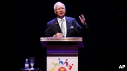 Thủ tướng Malaysia Najib Razak phát biểu tại lễ khai mạc hội nghị thượng đỉnh ASEAN, Kuala Lumpur, 21/11/2015.