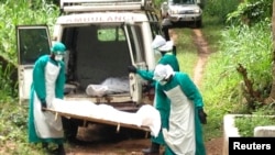 Hiện không có thuốc chủng hay thuốc chữa cả cho bệnh Ebola.