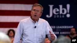 Ứng cử viên tổng thống của đảng Cộng hòa, cựu Thống đốc bang Florida Jeb Bush tại một điểm dừng chân trong chiến dịch tranh cử ở Manchester, New Hampshire, ngày 01/2/2016.