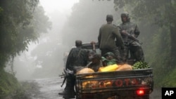 Phiến quân M23 rebels tại thị trấn biên giới Bunagana giữa Congo và Uganda, ngày 5/12/2012.