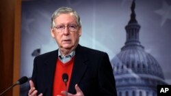 Lãnh đạo phe đa số Thượng viện, Thượng nghị sĩ Mitch McConnell của bang Kentucky, phát biểu trong cuộc họp báo trong Quốc hội ở Washington, ngày 12 tháng 12, 2016.