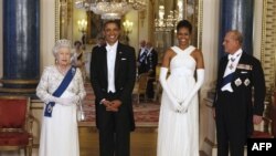 Nữ hoàng Elizabeth và Hoàng tế Philip tiếp đãi Tổng thống Obama và phu nhân Michell Obama tại Ðiện Buckingham