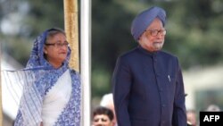 Thủ tướng Ấn Độ Manmohan Singh đang đi thăm Bangladesh