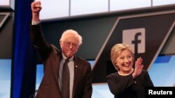 Thượng Nghị sĩ Bernie Sanders và Ứng viên tranh cử tổng thống đảng Dân Chủ Hillary Clinton.