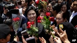 Cựu thủ tướng Thái Yingluck được nhiều người ủng hộ tại phiên tòa hồi tháng đầu tháng 8/2017. 