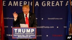 Ứng cử viên tổng thống của đảng Cộng hòa Donald Trump phát biểu tại Mt. Pleasant, South Carolina, ngày 7/12/2015. 