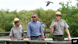 Tổng thống Barack Obama thăm Công viên Quốc gia Everglades ở Florida, ngày 22/4/2015.