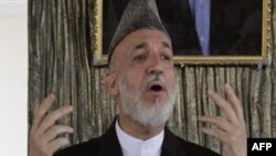 Tổng thống Karzai thúc đẩy thủ lãnh các bô tộc giúp bảo vệ làng xóm và ông cũng kêu gọi những phần tử nổi dậy buông vũ khí