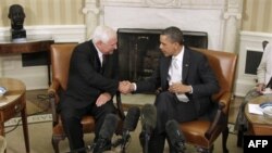 Tổng thống Hoa Kỳ Barack Obama (phải) và Tổng thống Panama Ricardo Martinelli hội đàm tại Tòa Bạch Ốc