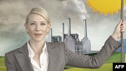 Diễn viên Australia Cate Blanchett trong 1 quảng cáo ủng hộ thuế carbon, Sydney, 30/5/2011