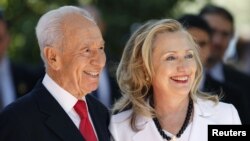 Tổng thống Israel Shimon Peres và Ngoại trưởng Hoa Kỳ Hillary Clinton tại Jerusalem, ngày 16/7/2012 